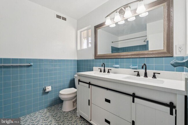 Building Photo - 1234 Remington Rd