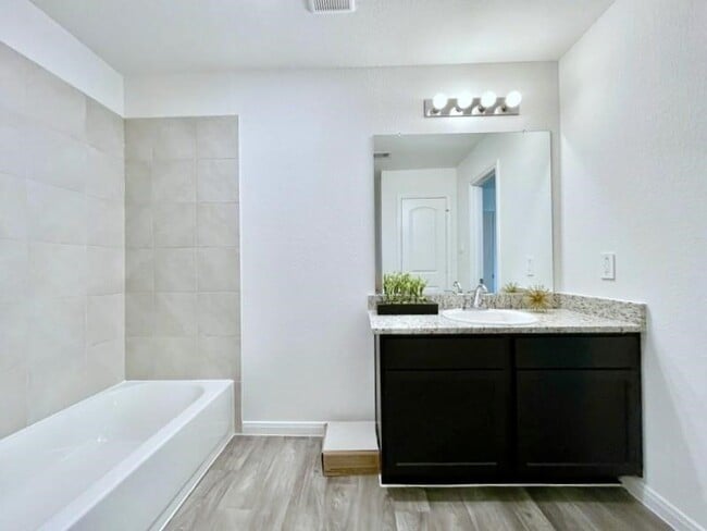 Building Photo - 13010 Sorrento Bay Dr