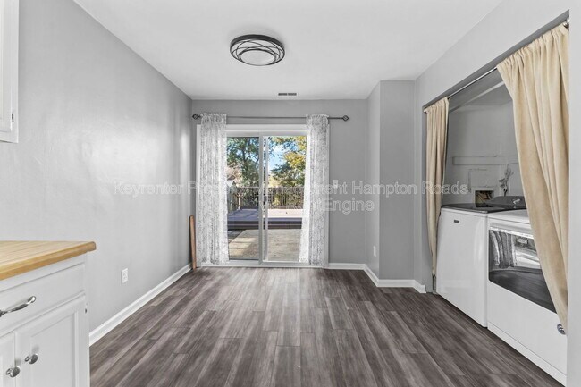 Building Photo - 5408 Chatham Lake Dr