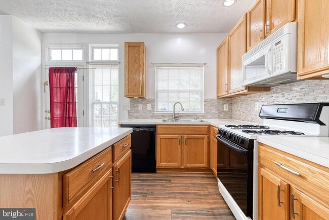 Building Photo - 116 Leeds Creek Cir