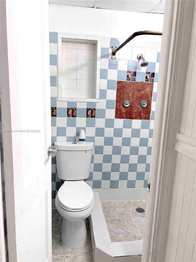 Building Photo - 3101 NW 28th St