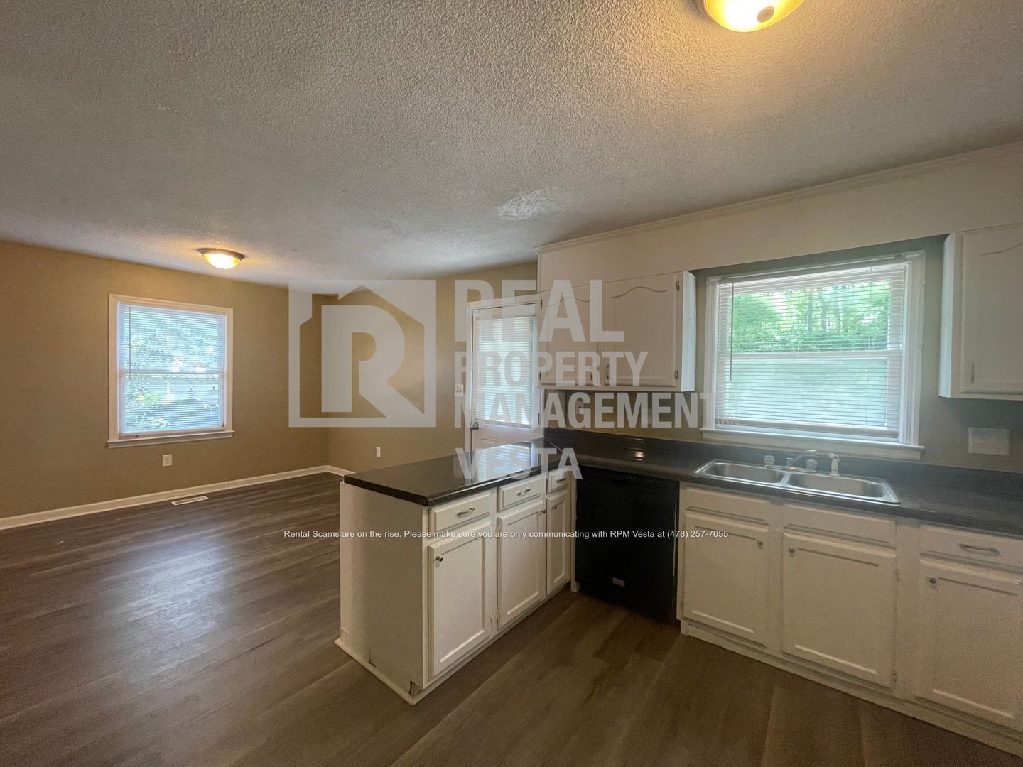Building Photo - 1177 Sandy Beach Dr