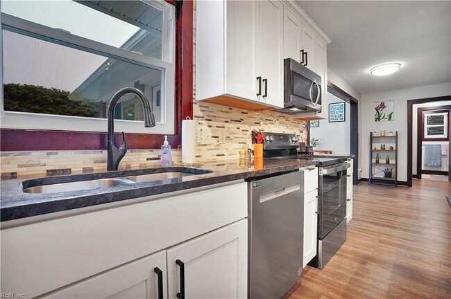 Building Photo - 1780 Valhalla Arch