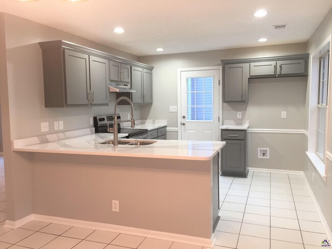 Building Photo - 542 Loblolly Ln