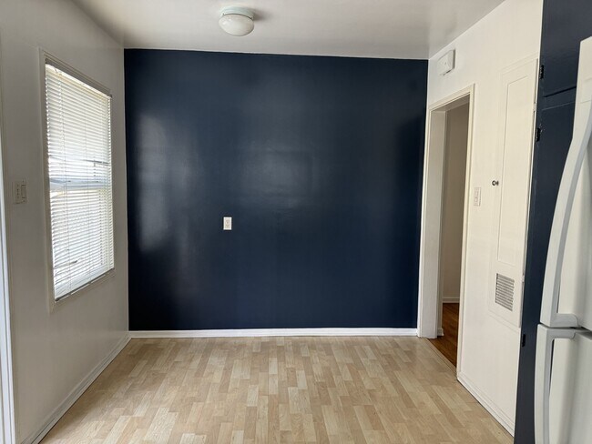 Building Photo - 3736 S Bentley Ave