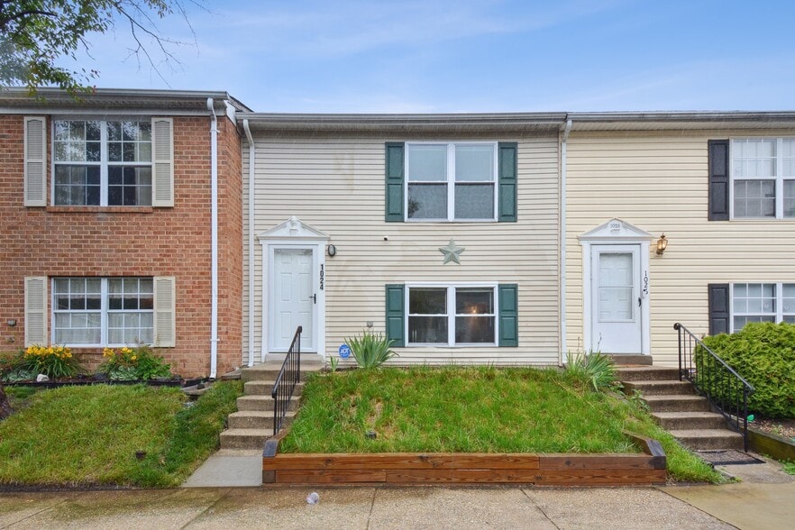 Primary Photo - 1024 Dorset Dr