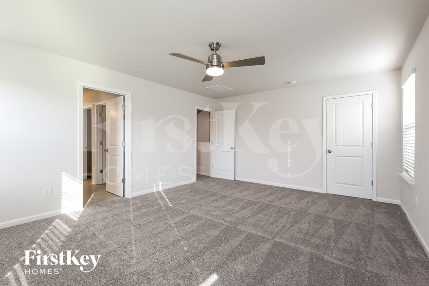 Building Photo - 705 Ridgemoor Trl