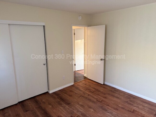 Building Photo - 114 20th St