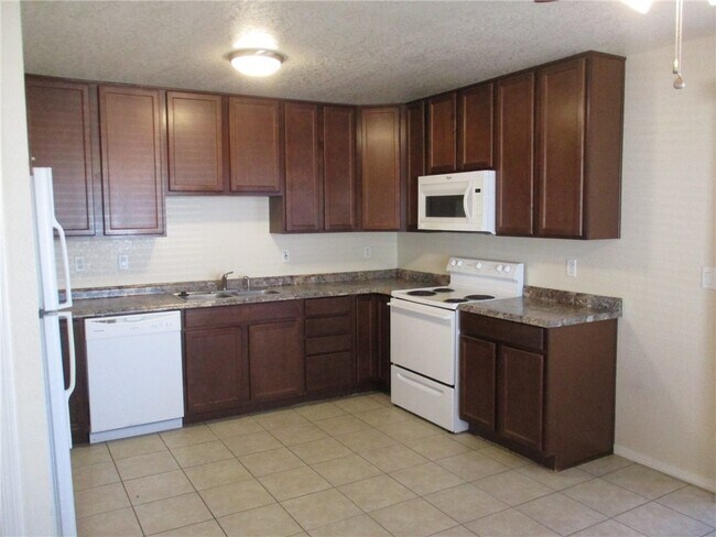 Building Photo - 2801 Paloma Senda