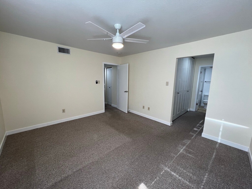 Building Photo - 2227 Canyon Blvd