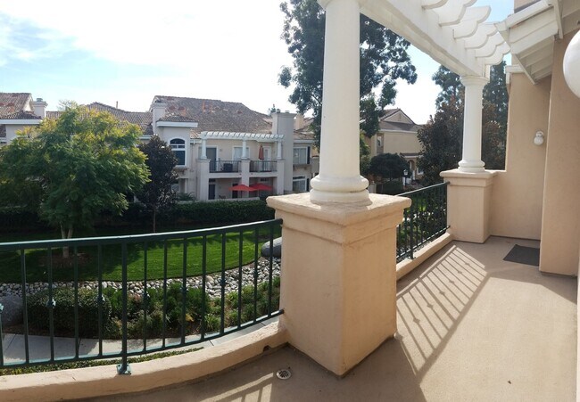 Building Photo - Bright and Airy 2-Bedroom, 2-Bathroom Condo