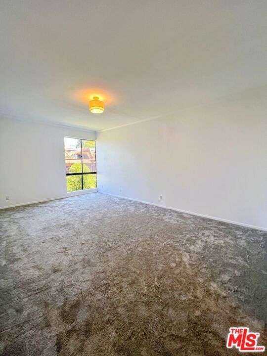 Building Photo - 11805 Mayfield Ave