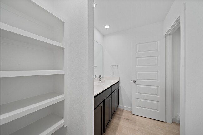 Building Photo - 3815 Pierce Pl Ln