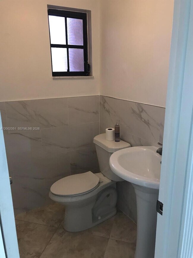 Building Photo - 3796 SW 88th Ct