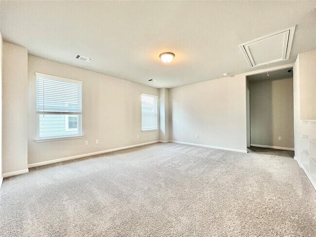 Building Photo - 3200 College Park Dr