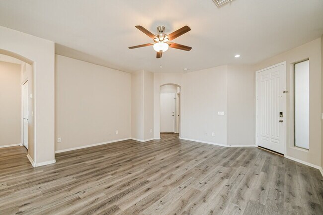 Building Photo - 831 S Nielson Ct