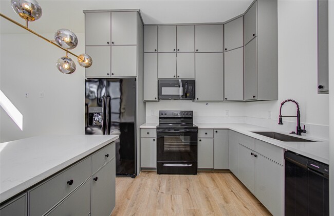 Building Photo - 4603 Edison St