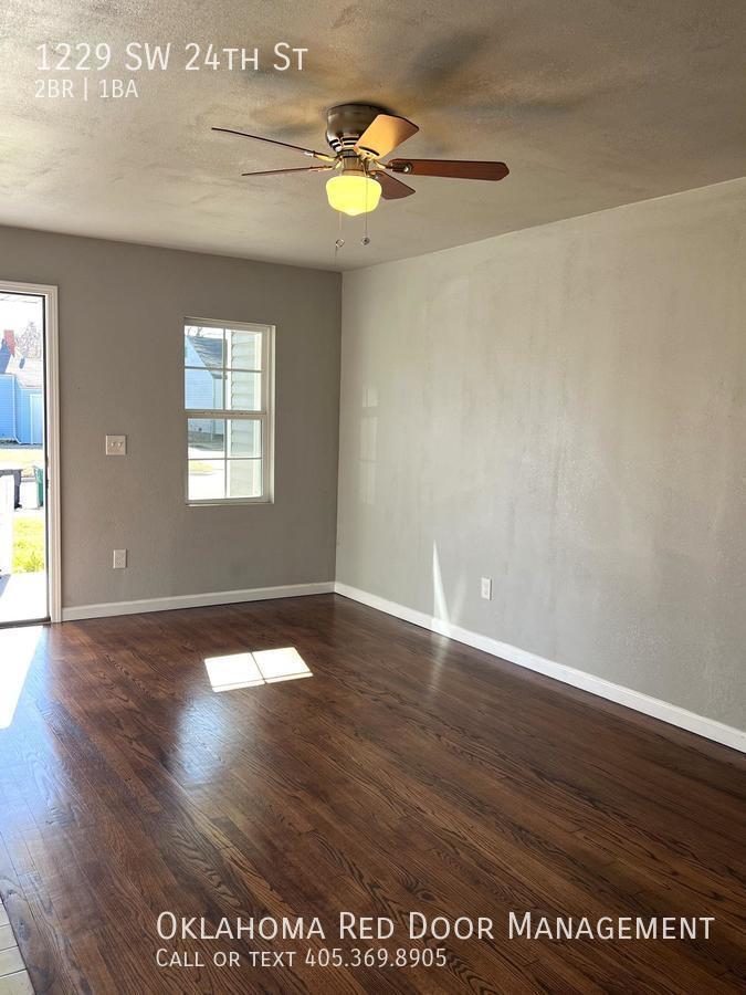 Building Photo - 1229 SW 24th St