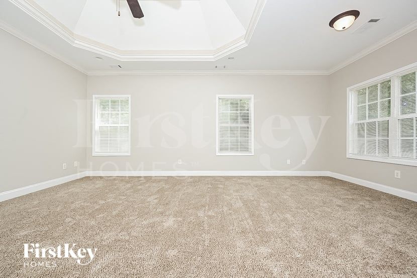 Building Photo - 489 Glouchester Dr