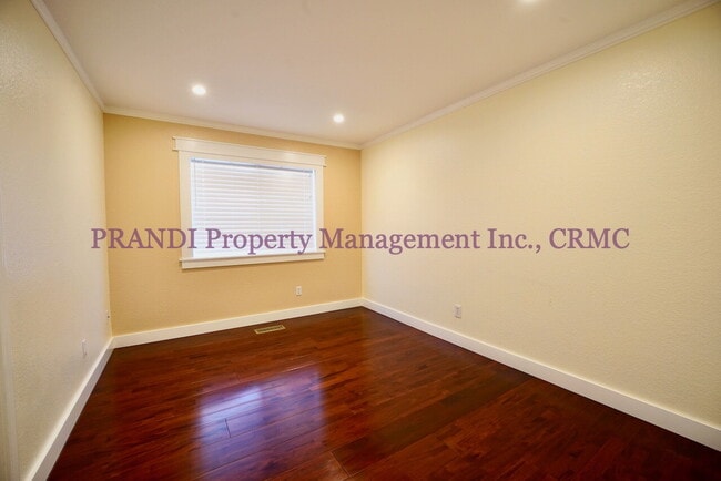 Building Photo - Modern Ranch Style Home on Corner Lot with Large Backyard