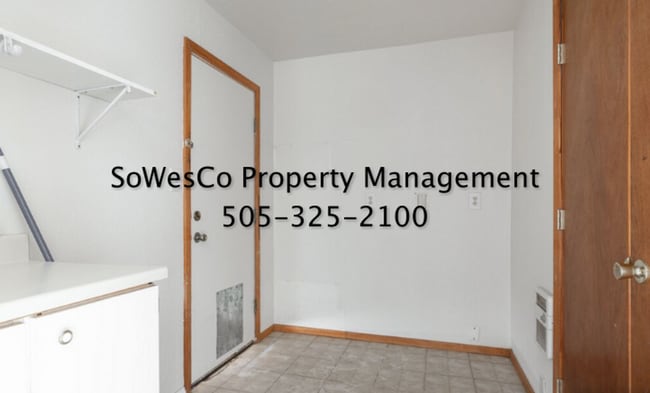 Building Photo - Three Bedroom Home in Central Farmington