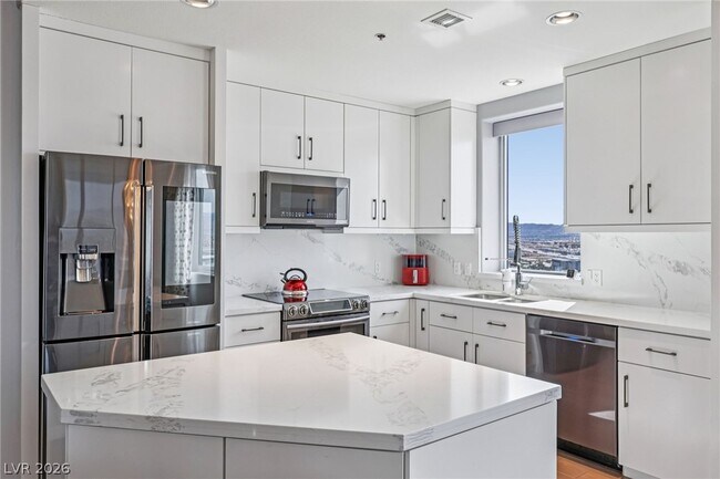 Building Photo - 8255 S Las Vegas Blvd