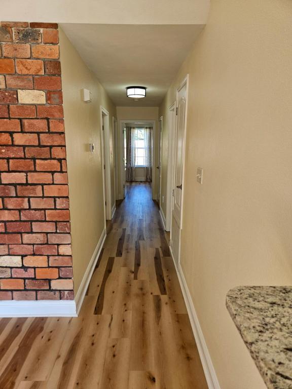 Building Photo - 303 Twin Lakes Blvd