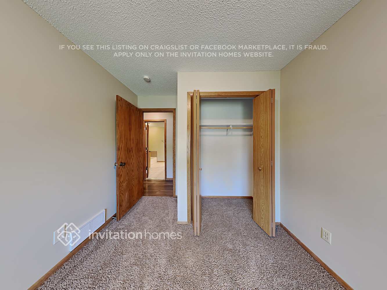 Building Photo - 5565 Knoll Dr