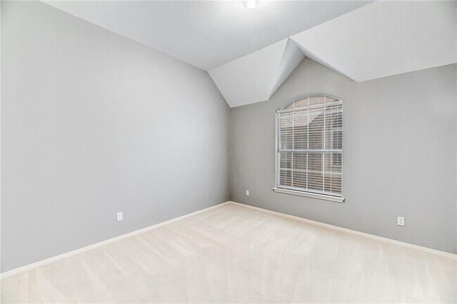 Building Photo - 9404 Temecula Pass