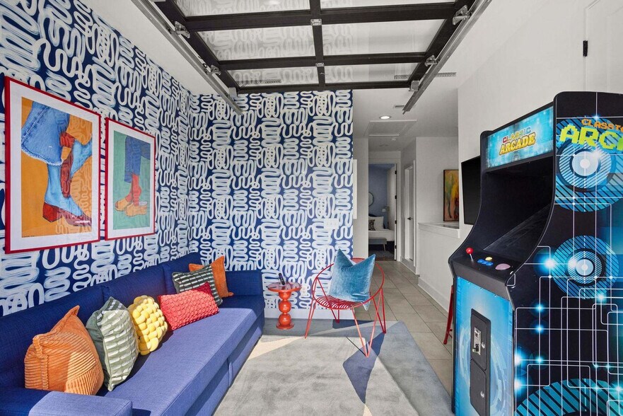 Building Photo - 1708 8th Ave S