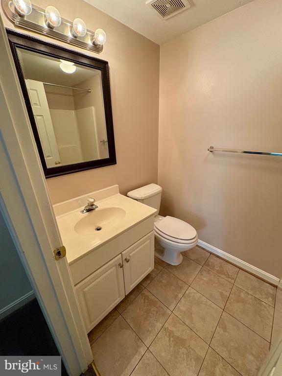 Building Photo - 3038 Benefit Ct