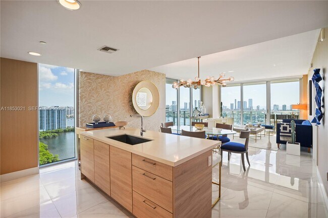 Building Photo - 16385 Biscayne Blvd