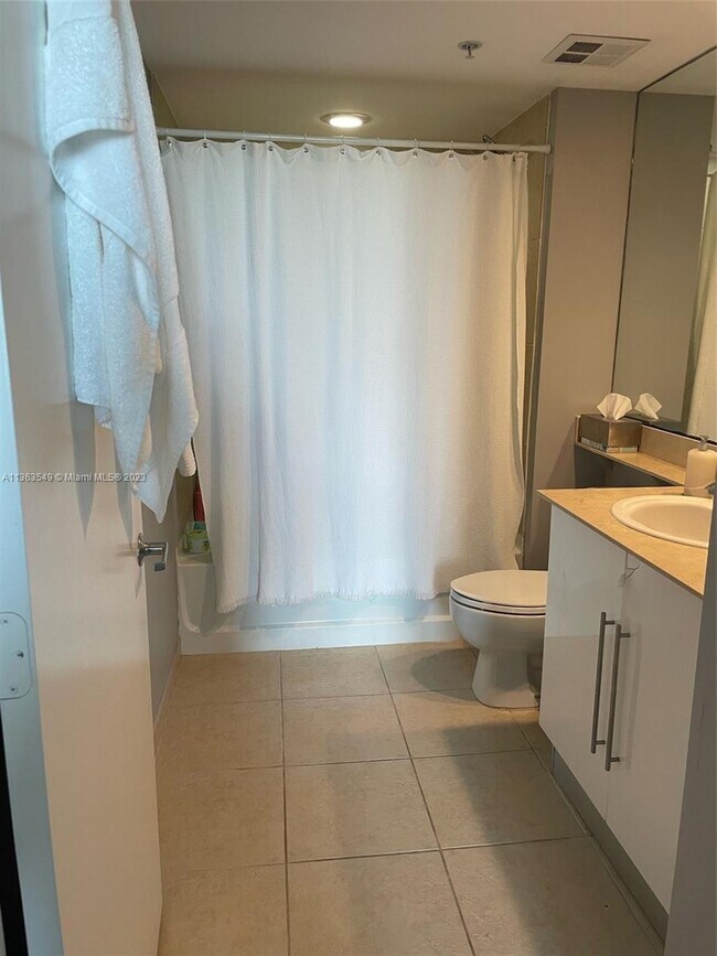 Building Photo - 325 S Biscayne Blvd