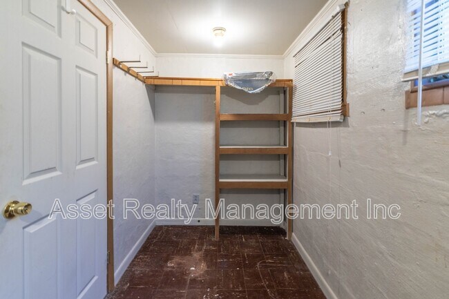Building Photo - 102 Wainwright Rd