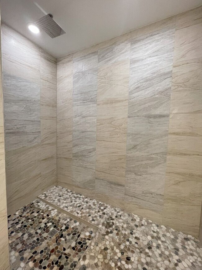 Building Photo - Lovely and Unique Custom-built Duplex Avai...