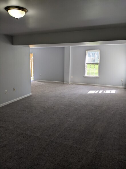 Main living area - 3985 Pearlberry Ct
