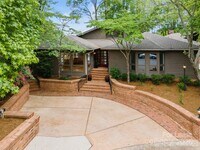 Building Photo - 449 Windward Dr