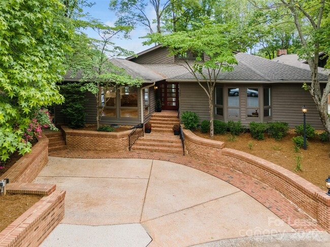 Primary Photo - 449 Windward Dr