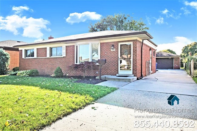 Building Photo - 14240 Adams Ave