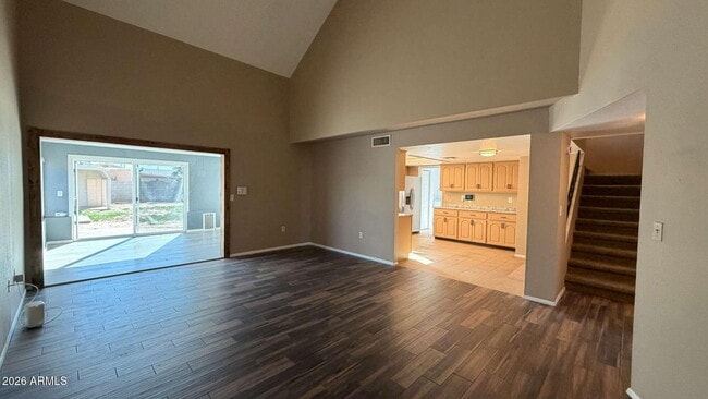 Building Photo - 2423 E Maryland Dr