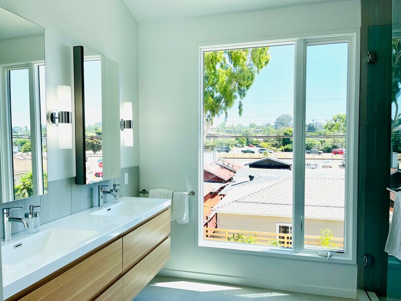 Building Photo - 112 Grandview St