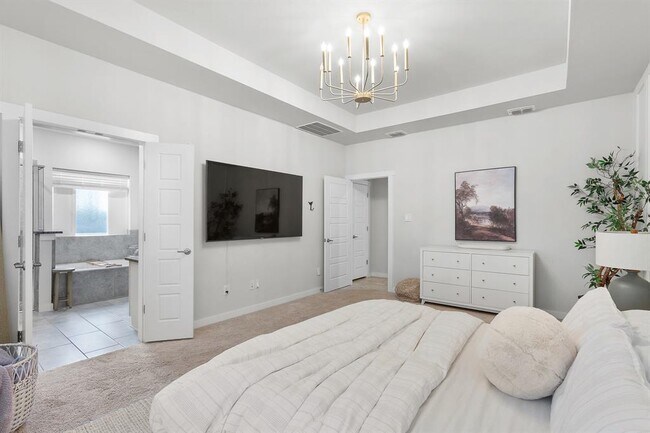 Building Photo - 823 Dreisam