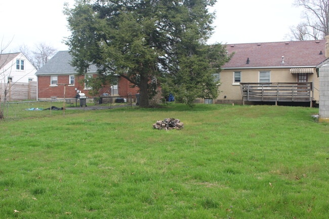 Building Photo - 246 Hill N Dale Rd