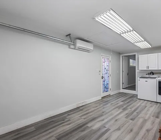 Building Photo - BEAUTIFUL 2 BEDROOM 2 BATH HOME