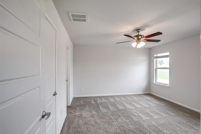 Building Photo - 100 Earl Keen St