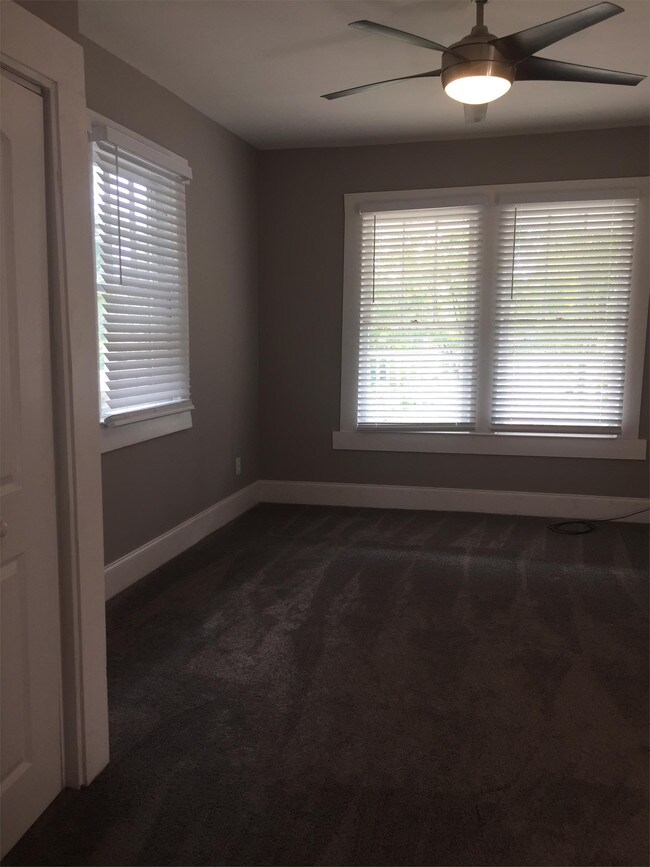 Building Photo - 486 Boulevard Pl NE