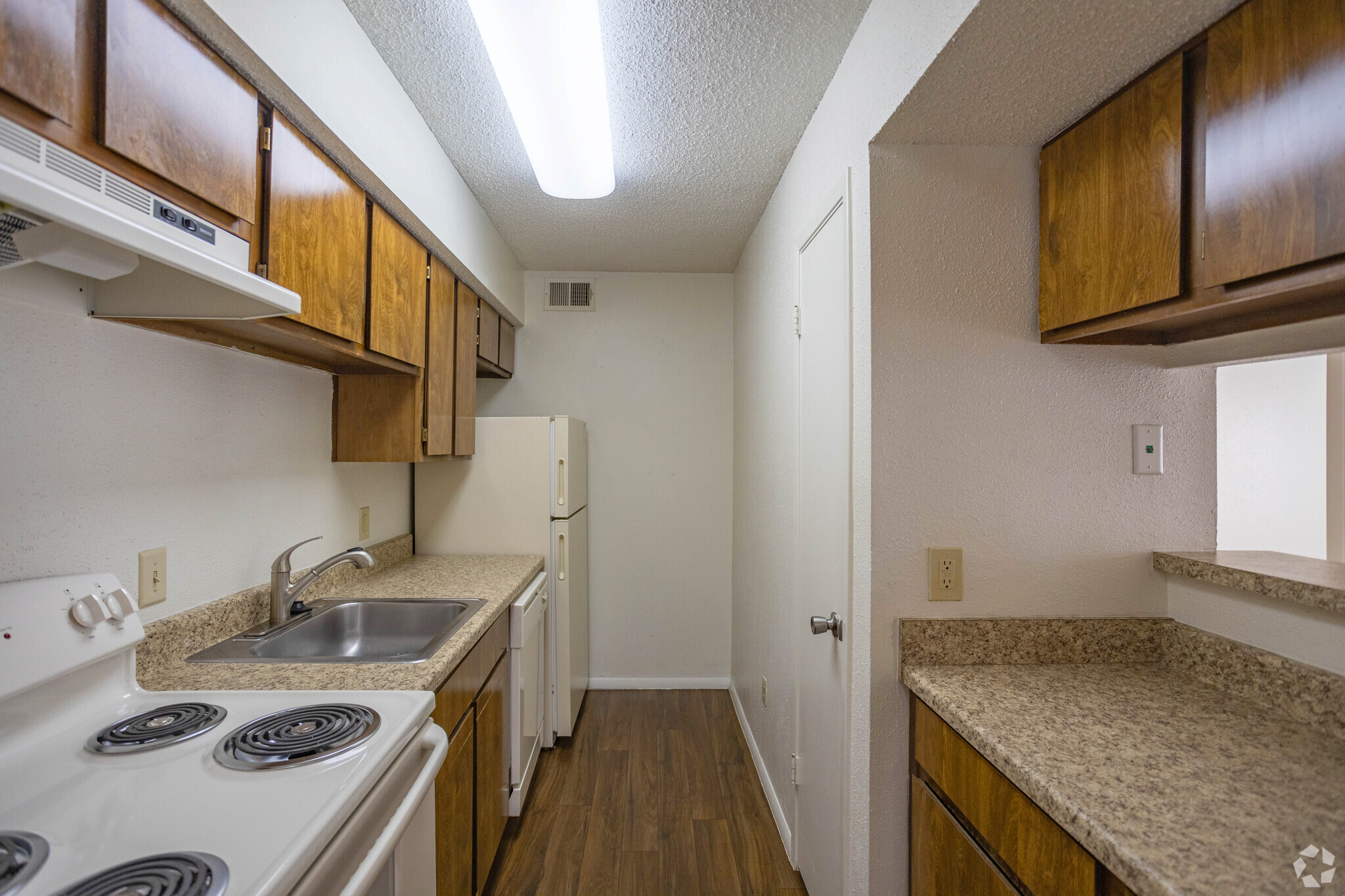 1BR, 1BA - 660SF - Cimarron Trails Apts.