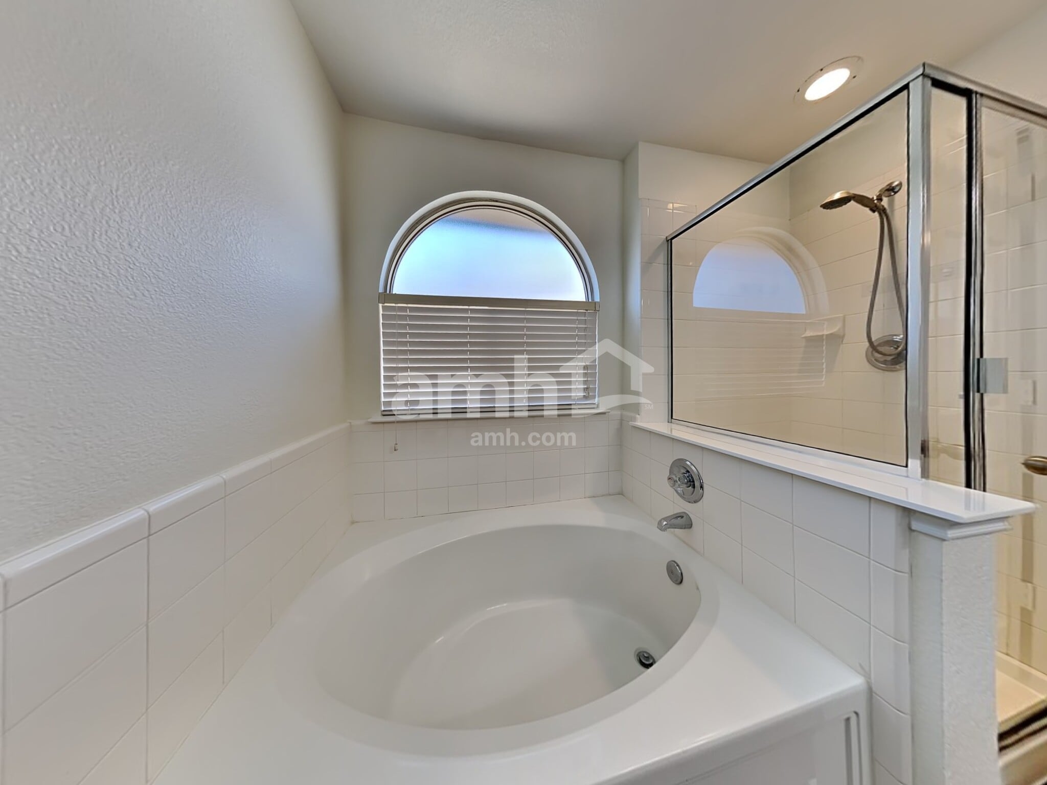 Building Photo - 14117 Cochise Dr