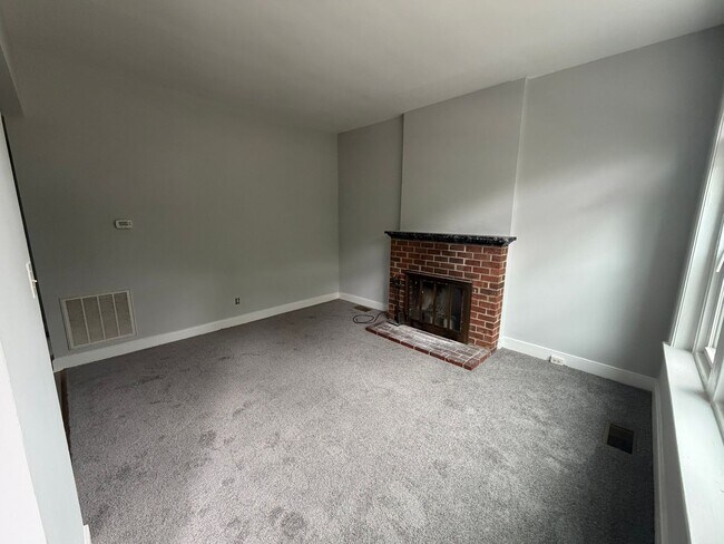 Building Photo - 2627 Floyd Ave