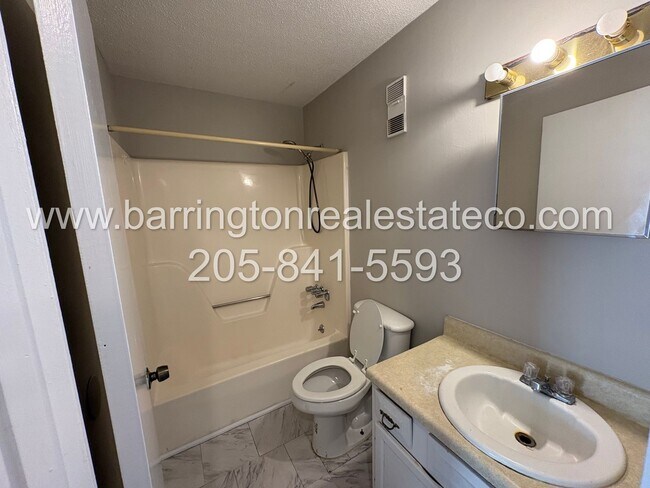 Building Photo - 6241 Crest Green Rd